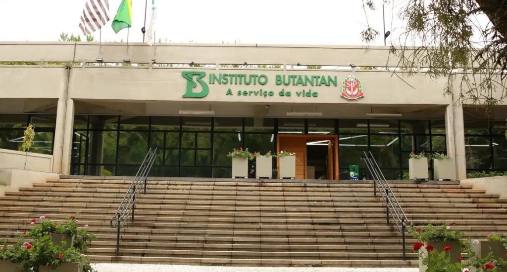 com-deficit-de-487-pesquisadores,-saude-de-sp-abre-concurso-com-11-vagas