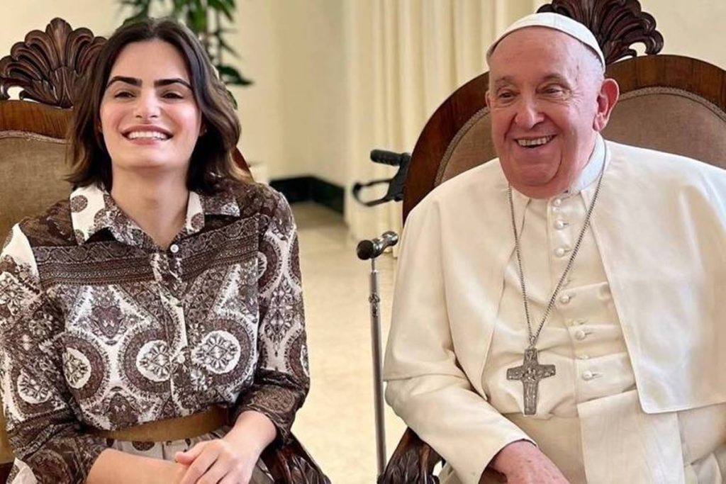 papa-francisco-encontrou-atriz-trans-de-bebe-rena-e-abencoou-lgbts