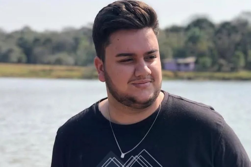 morre-o-cantor-sertanejo-cezar-filho,-aos-23-anos,-apos-acidente-em-sc