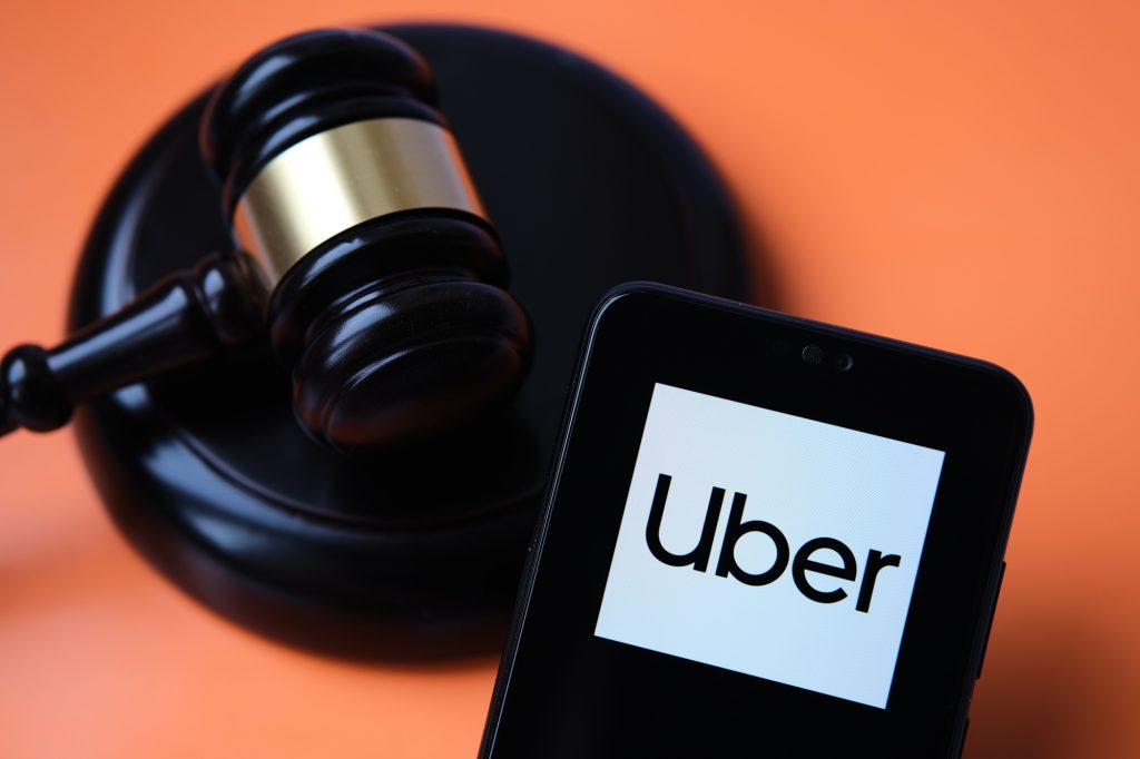 uber-e-acusada-de-cobrar-assinatura-sem-consentimento-de-usuarios