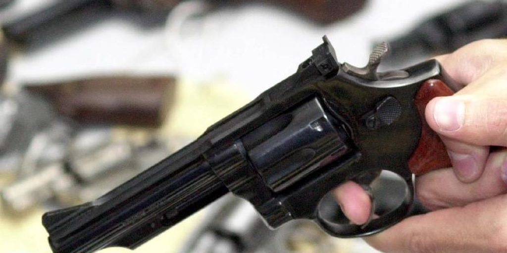 comissao-da-camara-aprova-porte-de-arma-para-oficiais-de-justica