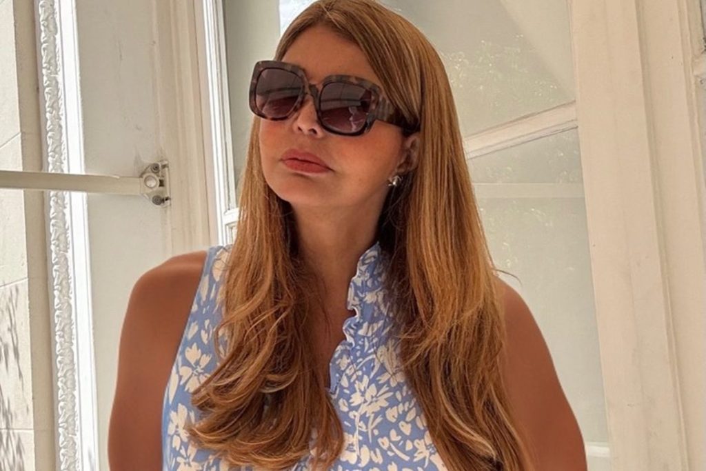 roberta-close-faz-rara-aparicao-com-o-marido-suico-durante-jantar