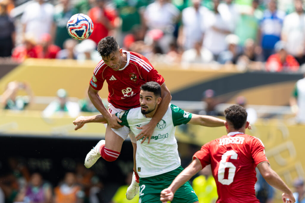 jogo-do-palmeiras-e-retomado-apos-alerta-de-tempestade;-alviverde-ganha-por-2-a-0