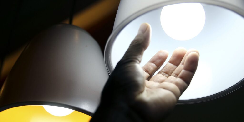 aneel-autoriza-renovacao-de-contratos-com-distribuidoras-inadimplentes