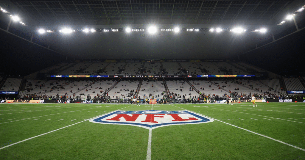 herbert-brilha-e-os-chargers-vencem-os-chiefs-no-jogo-da-nfl-em-sao-paulo