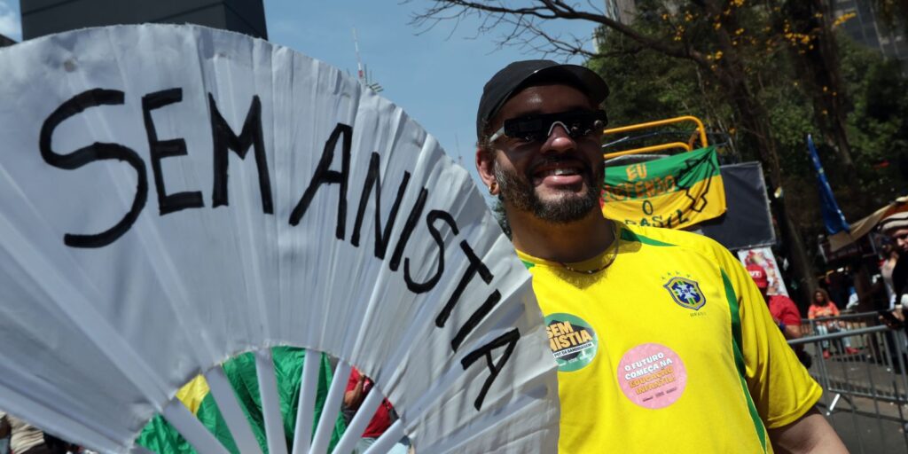 ato-no-rj-com-caetano,-chico-e-gil-repudia-anistia-e-pec-da-blindagem