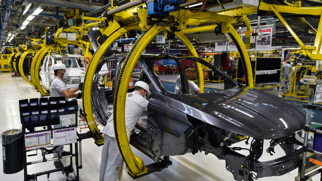 industria-dos-eua-volta-a-perder-forca-e-registra-9o-mes-seguido-de-contracao