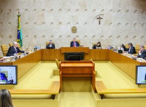 barroso-e-fux-discutem-em-sessao-do-stf