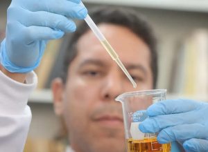 metanol:-crise-completa-um-mes-com-alerta-para-falsificacao-de-bebidas