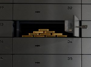 ouro-bate-recordes-na-cotacao-internacional;-entenda-os-motivos